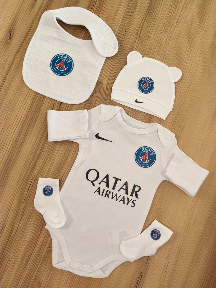 Ensemble bébé foot cadeau de naissance paris psg - photo numéro 3
