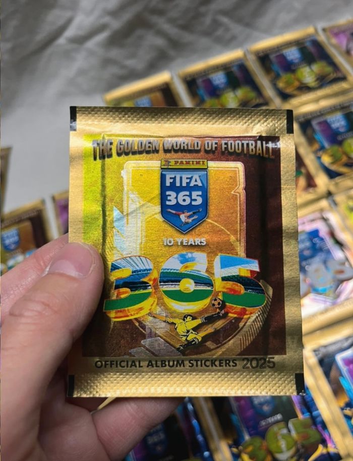 36 sachets de stickers panini Foot FIFA 365 - photo numéro 7