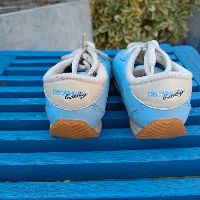 baskets chaussures bleues unisexe enfant bébé Decathlon pointure 23 - photo numéro 2
