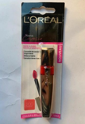 Rouge à lèvres Shine caresse de L’Oreal