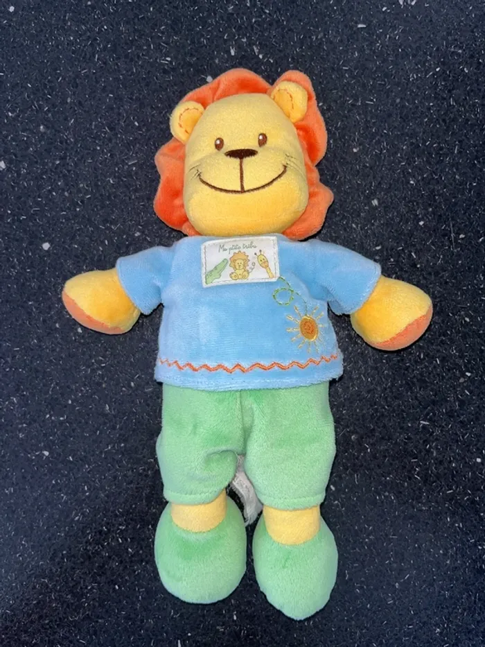 Peluche doudou environ 30 cm de hauteur, ma petite tribu, Lyon, bleu, vert, jaune, orange