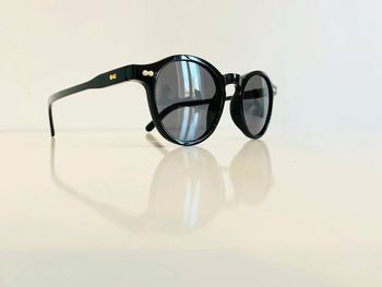 Lunette de soleil mixte ronde noire taille moyenne uvprotection catégorie 3