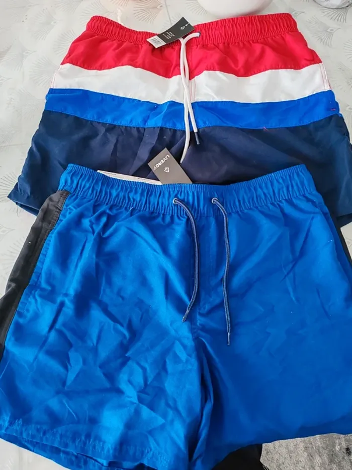 Lot 2 shorts de bain neufs taille M