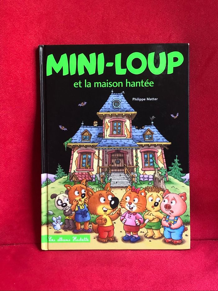 Livre mini loup et la maison hantée