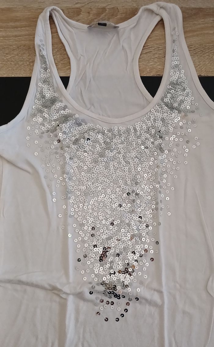 Débardeur blanc à stras - photo numéro 2