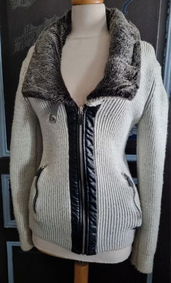 Veste zippée fausse fourrure au col taille L