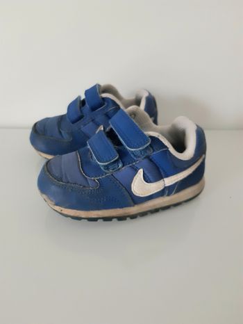Baskets Nike T21