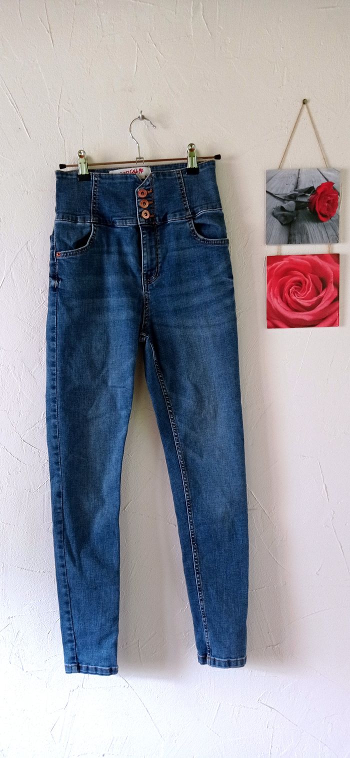🌸Jean taille haute, Jennyfer, taille 36 - photo numéro 2