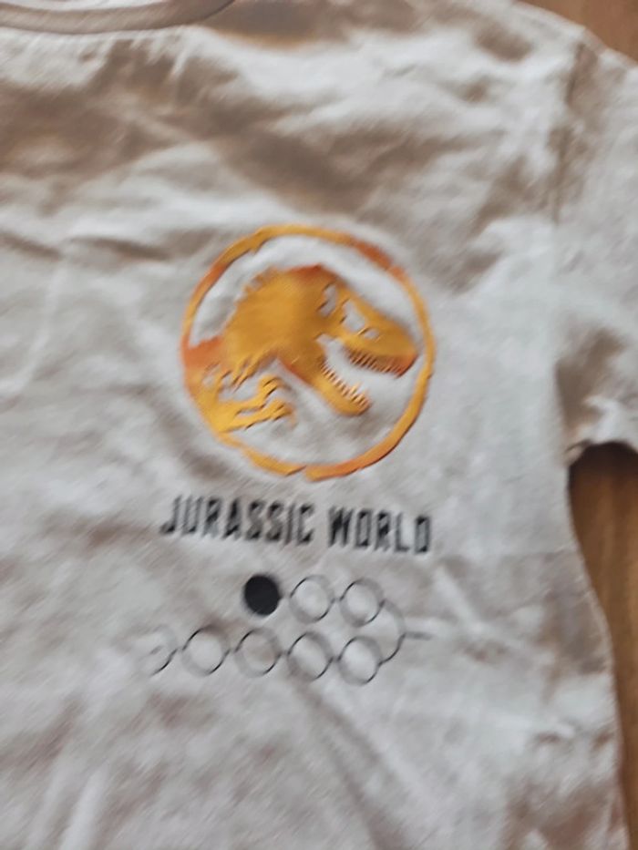 Tee-shirt Jurassic World authentique - photo numéro 4
