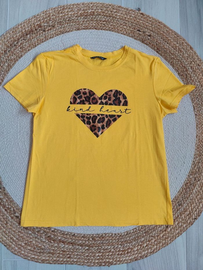 Tee-shirt jaune