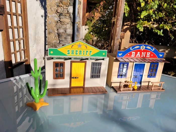 Playmobil 4398 Coffret de CowBoy Transportable , 2 en 1, sherif et banque - photo numéro 4