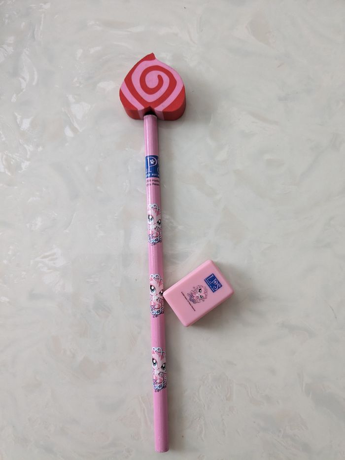 Lot crayon+taille -crayon + gomme littles PetShop - photo numéro 2