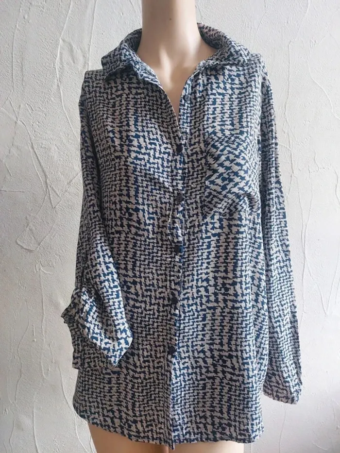 Chemisier à motifs bleus et blancs Taille L