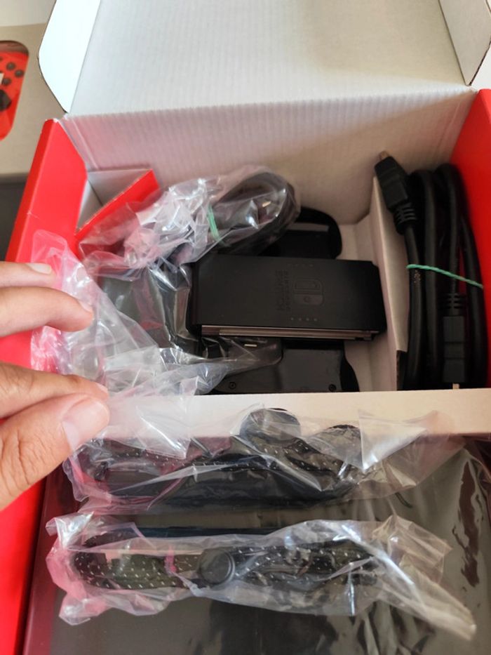 Console Nintendo switch OLED rouge bleu néon garantie - photo numéro 7