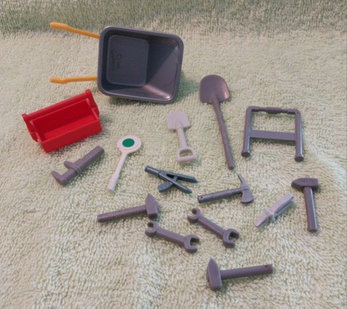lot Playmobil chantier travaux brouette caisse outil marteau pince pelle compas clé panneau - photo numéro 2