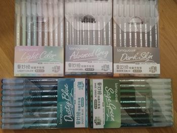 Lot 5 articles boîtes stylo gel Languo x9
