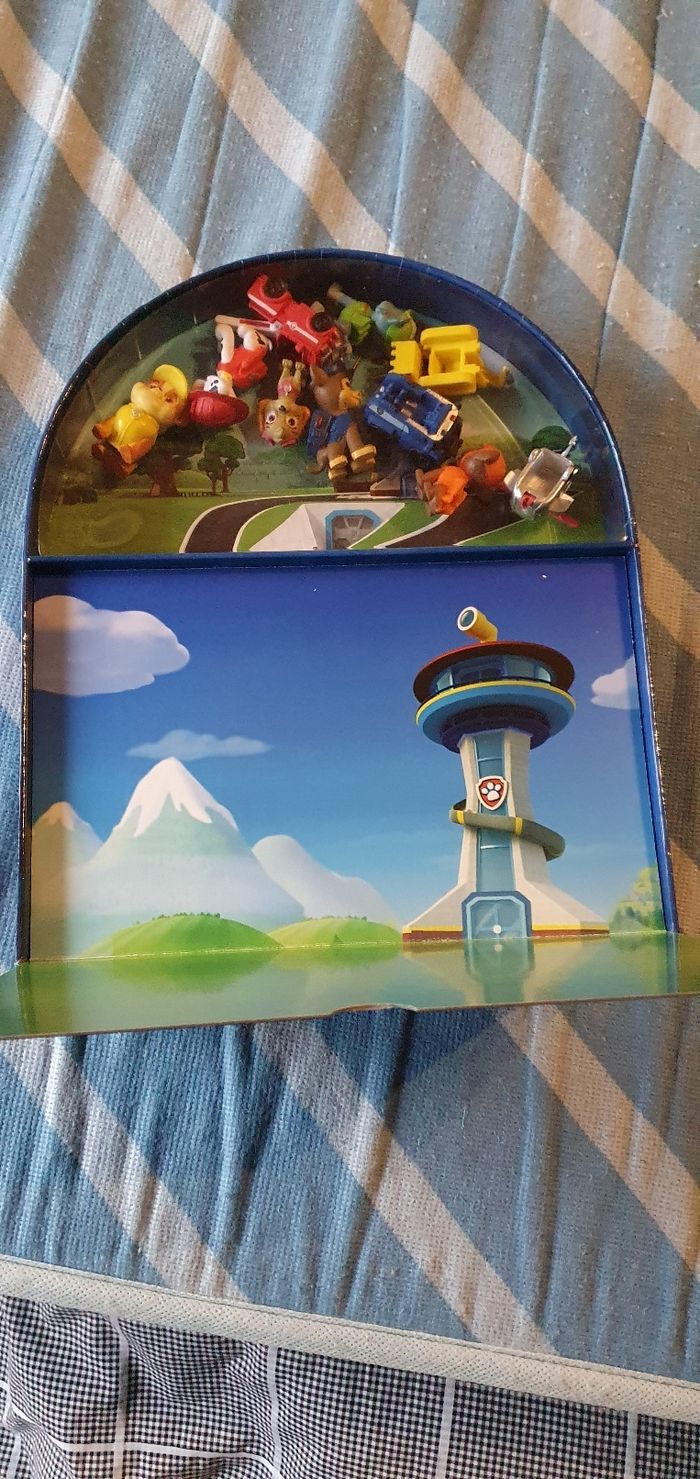 Jeu de plateau avec figurines pat patrouille