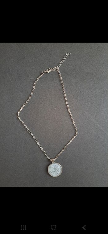 Pendentif symboles mystiques