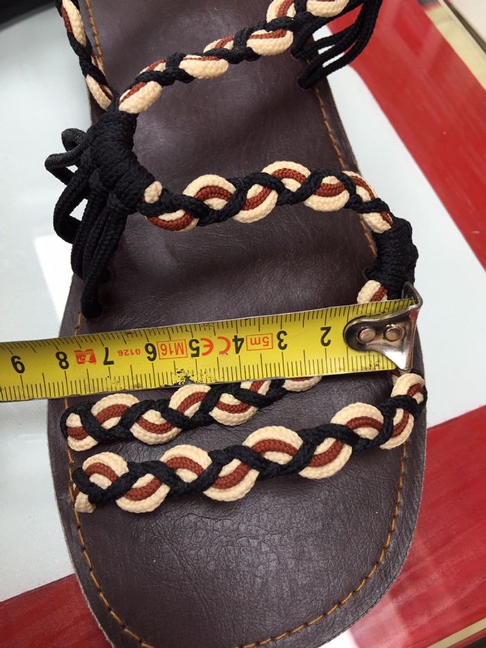 Pieds nus#pointure#taille 37 - photo numéro 5