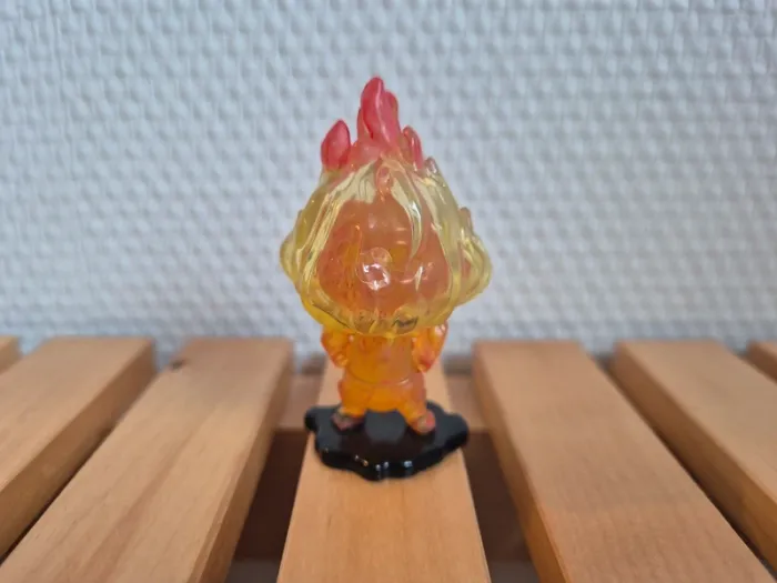 Lots figurines et une peluche indestructible - photo numéro 5