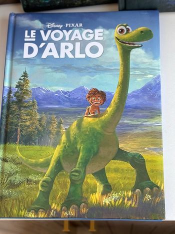 Livre Le voyage d’Arlo Disney cinema