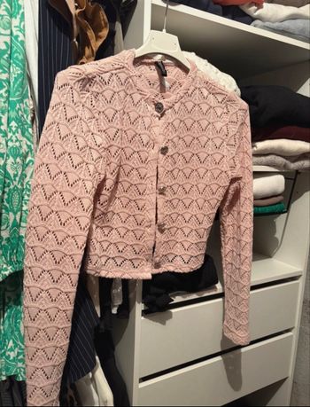 gilet surpiquée dentelle boutons