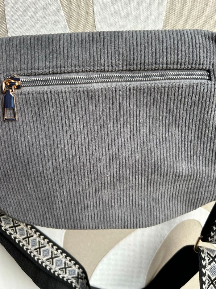 Sac banane  gris velours côtelé - photo numéro 4