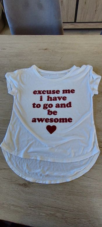 T shirt blanc, manches courtes, inscription bordeau, taille 14/16 ou S