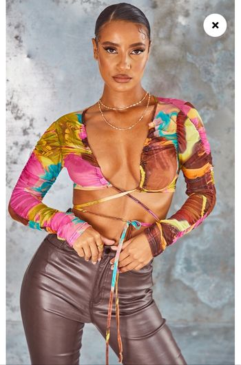 Crop top chemisier Prettylittlething