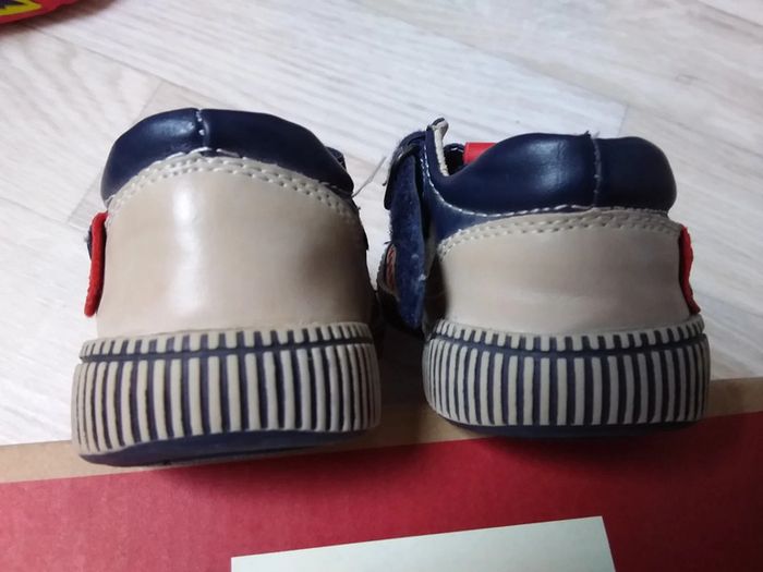 Chaussures basses en très bon état - photo numéro 4