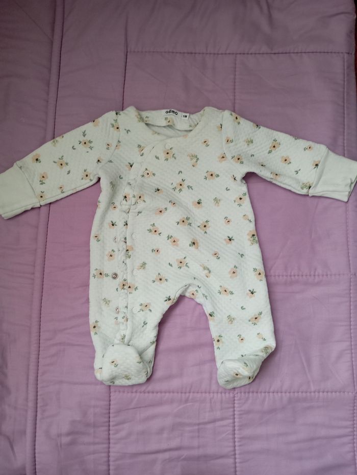 Pyjama 1 mois Gémo avec moufles