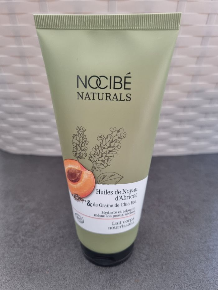 Lait corps noyau  d'abricot Nocibé Neuf