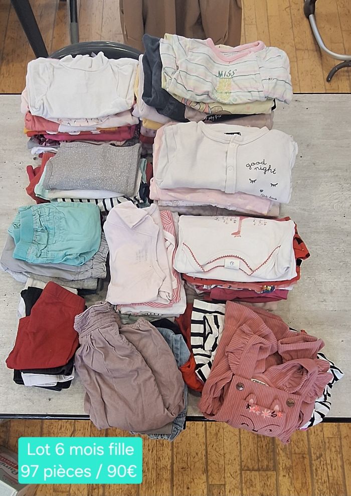 Lot vêtements bébé fille 6 mois