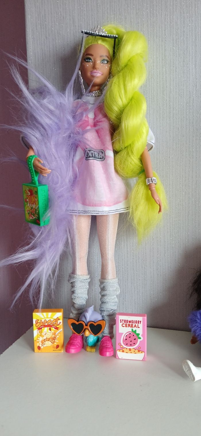 Barbie extra vert