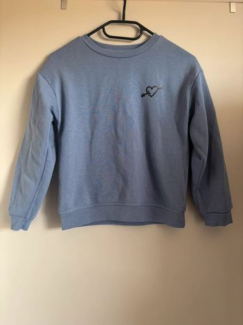 Pull bleu motif cœur Taille 8-9 ans