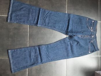 Pantalon levis femme neuf 525 taille W30 L34