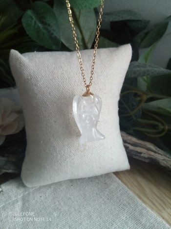 Collier ange en pierre de cristal de quartz