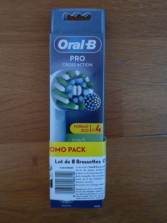 Lot de 8 brossettes oral b pro cross action
