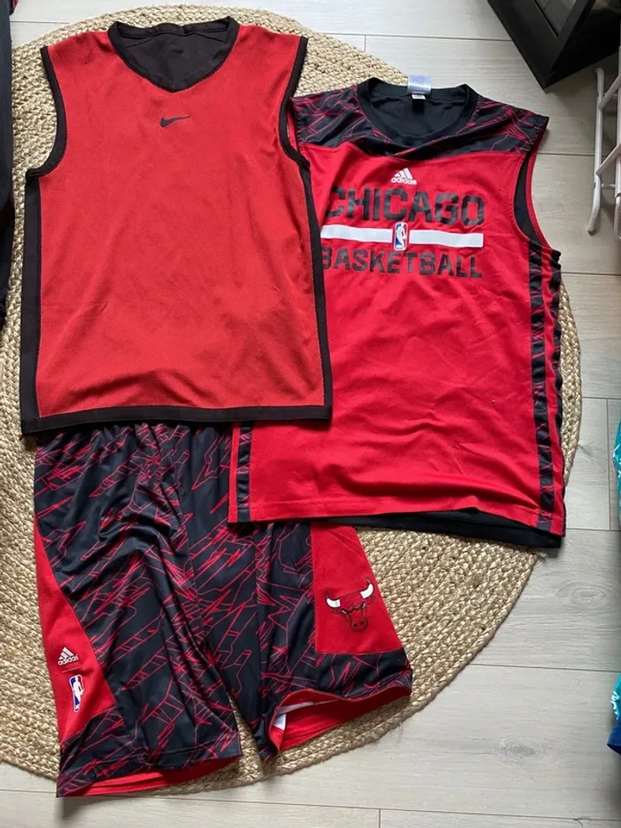 Ensemble NBA Chicago Bulls réversible Adidas + Haut Nike réversible – Taille S – Rare - photo numéro 2