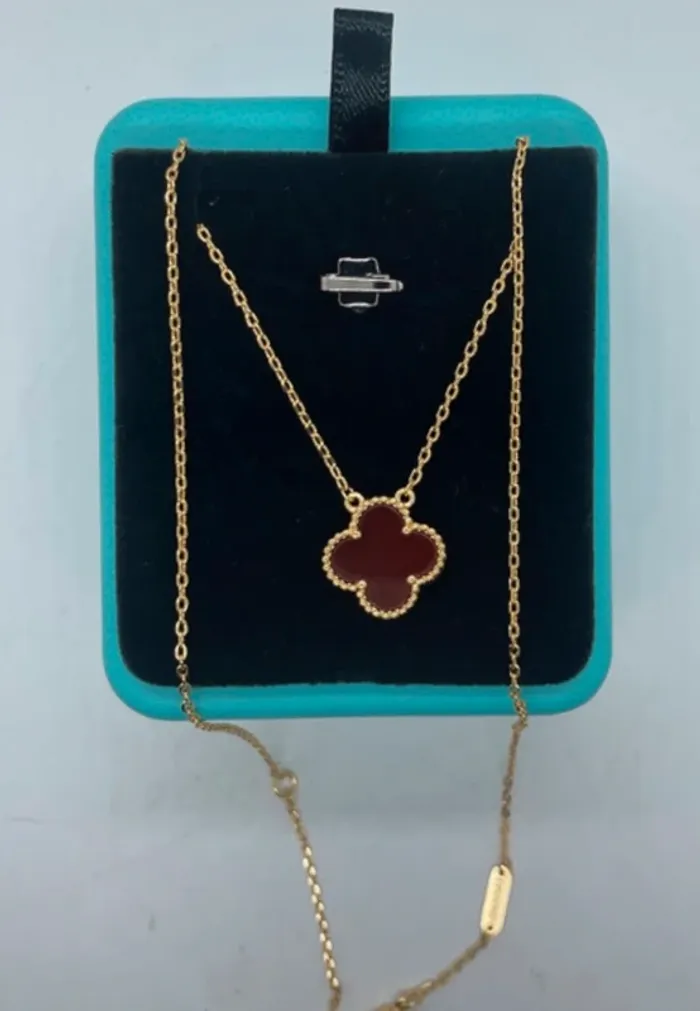 Collier trèfle 15mm en Cornaline rouge