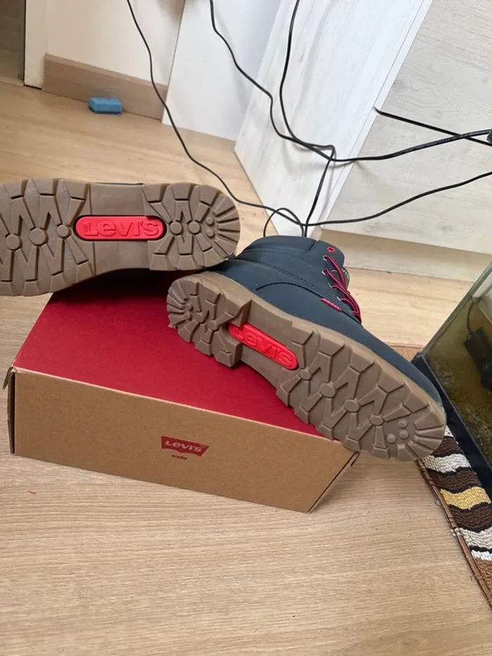 Magnifiques paires de bottines Levi’s neuves avec étiquette pointure 38 - photo numéro 9