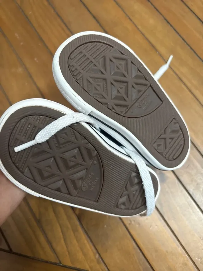 Converse taille 21 - photo numéro 2