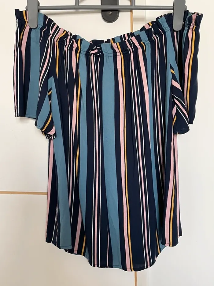 Blouse à col bardot