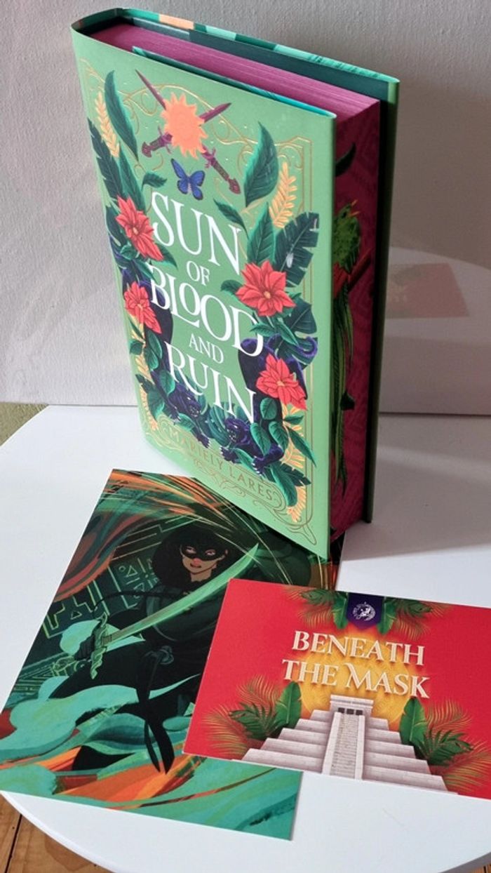 Sun of Blood and Ruin
Fairyloot signed by Mariely Lares