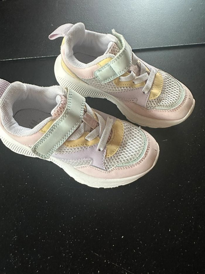 Baskets pastel H&M taille 22 - photo numéro 2