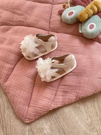 Scandales à fleur blanche