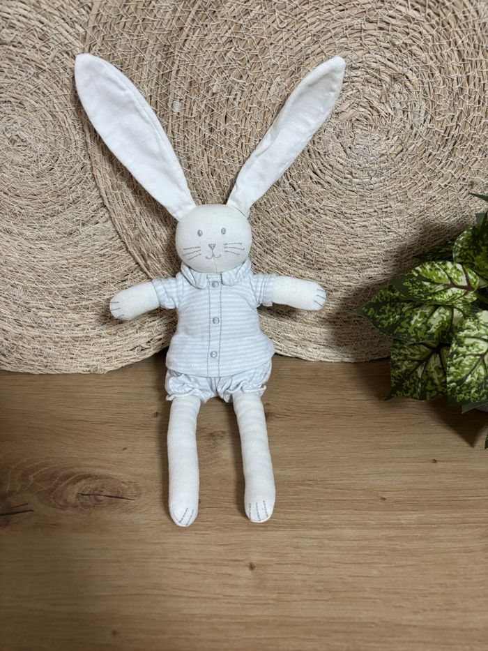 Doudou lapin blanc rayé gris ensemble short petit bateau