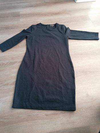 Robe grise foncé