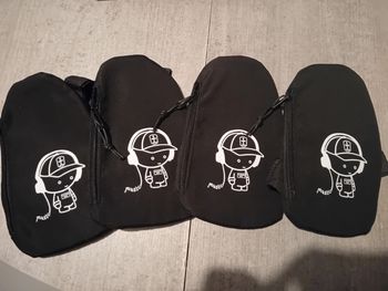 Pochette enfant réglable neuve Prix unitaire