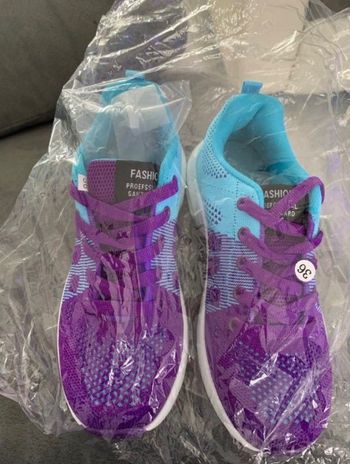 Paire de baskets neuves